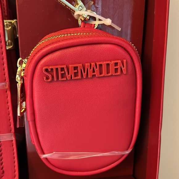 NIB Steve Madden Red (Evelyn) Gift Set - Special Edition - Christmas Gift 🎁 - Picture 4 of 13
